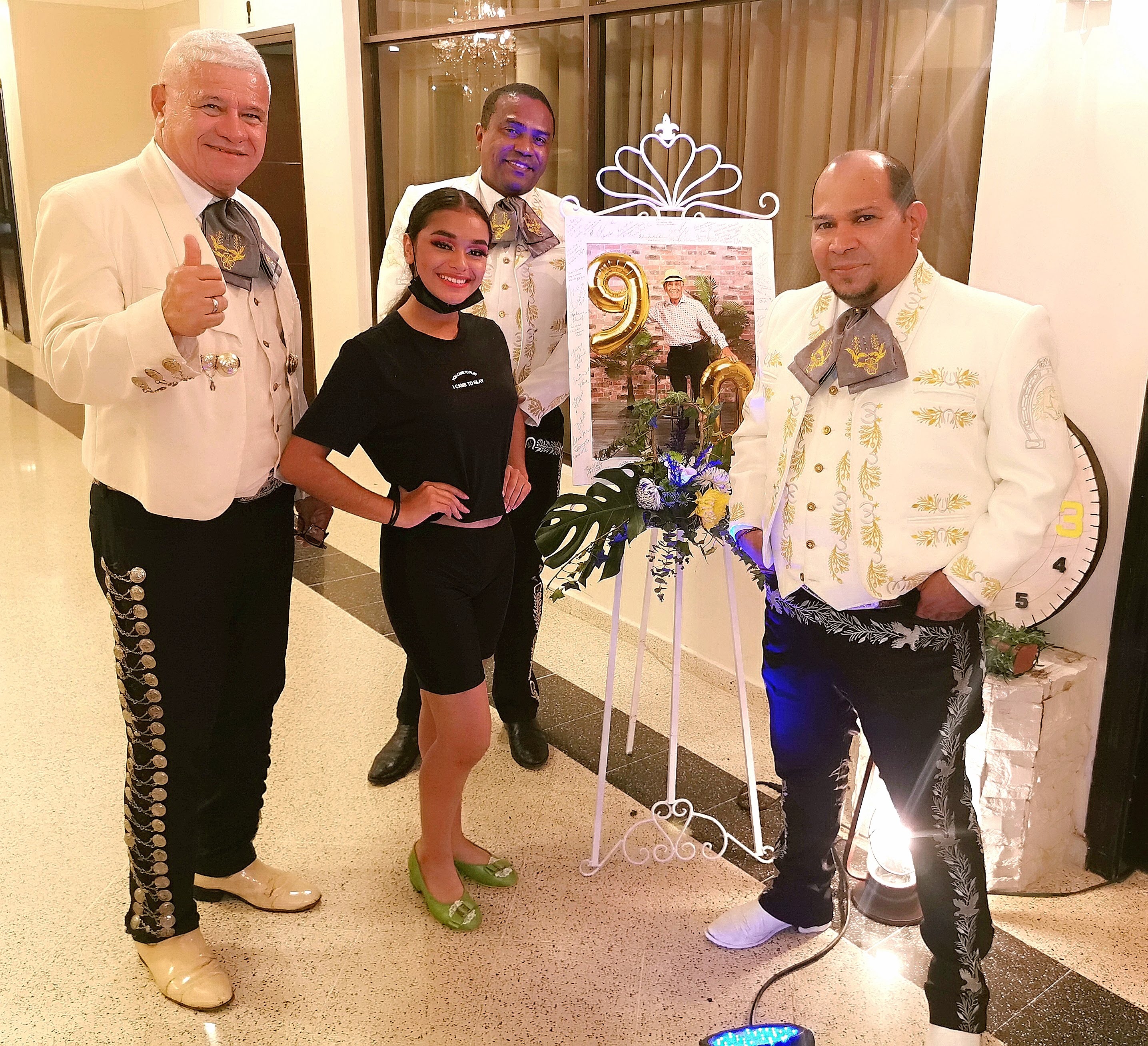 Mariachi para serenatas en Panamá - Serenata romántica con música en vivo
